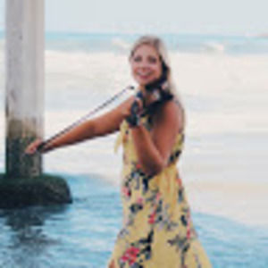 Meet your Posher, Elyssa